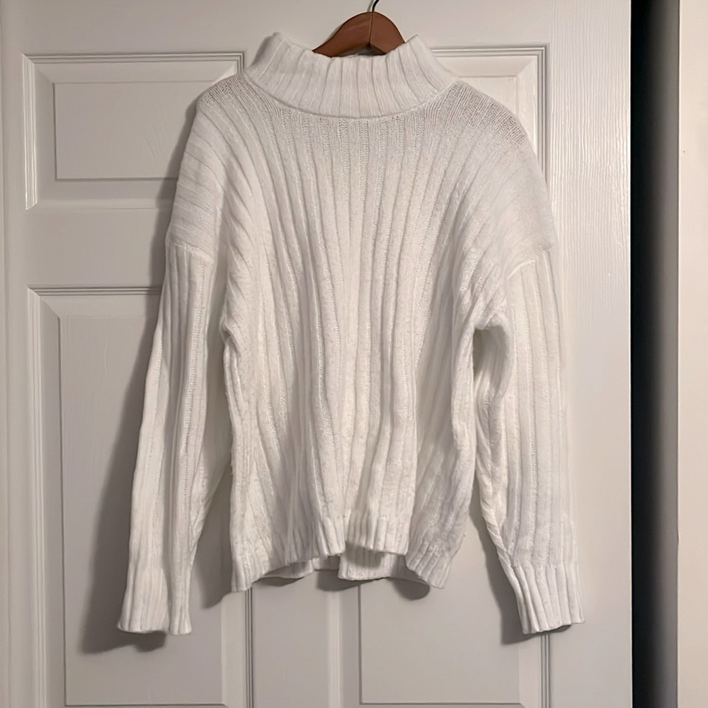 Time and Tru sweater. White. Good condition. Size Large